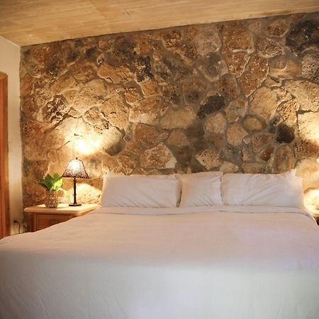 Tingum Village Hotel Dunmore Town Ngoại thất bức ảnh