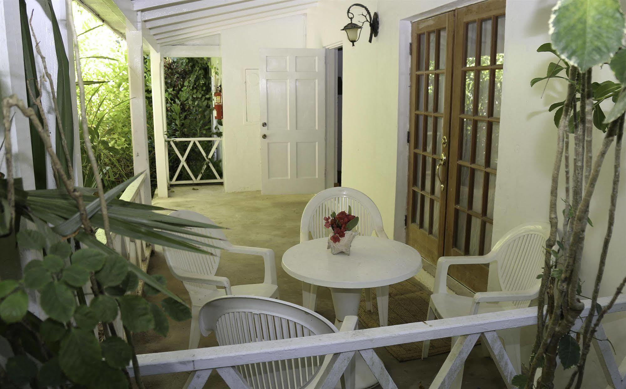 Tingum Village Hotel Dunmore Town Ngoại thất bức ảnh